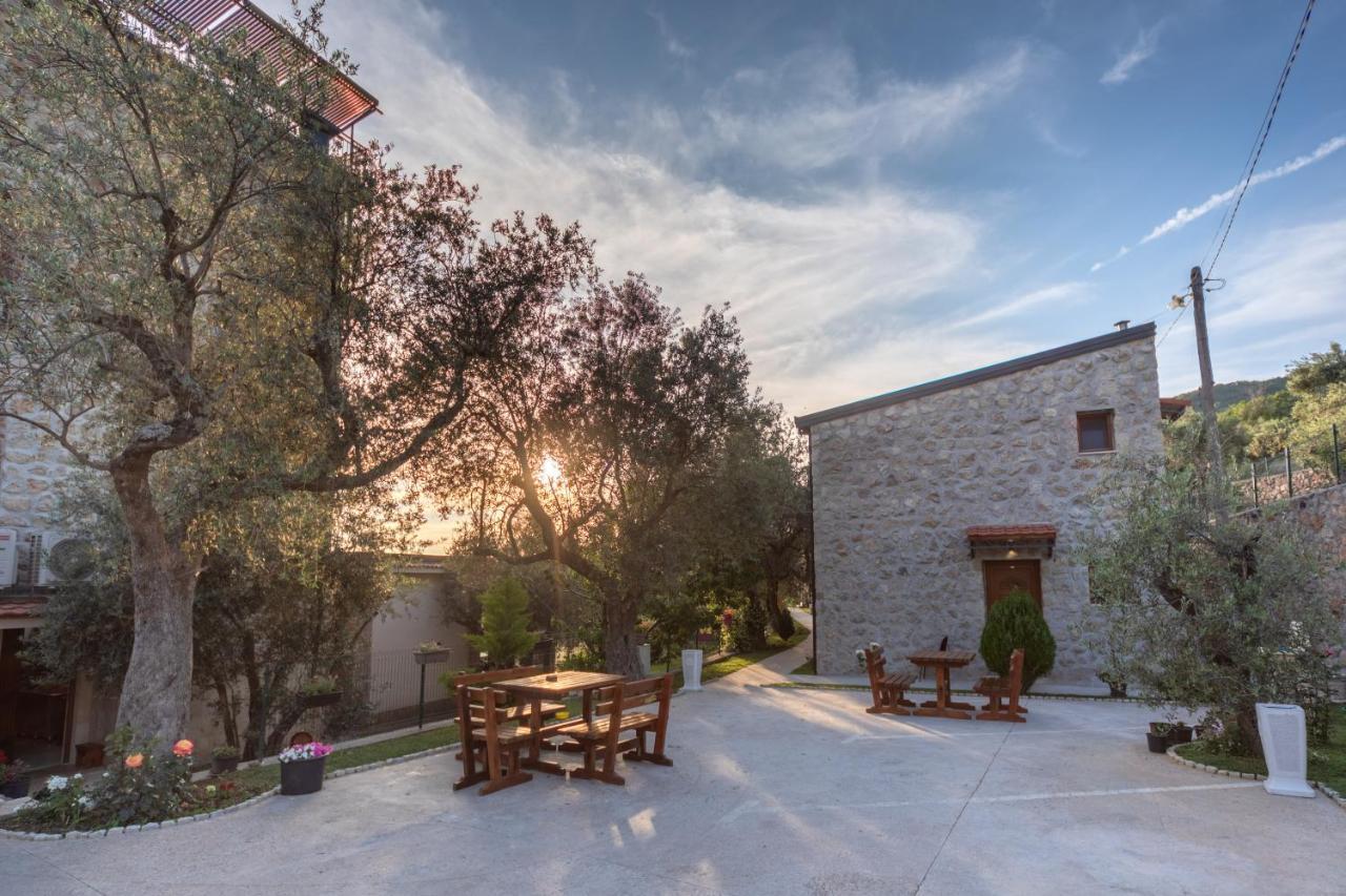 Apart & Spa Beganovic Dobra Voda Buitenkant foto
